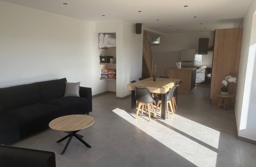 Saint-Genix-sur-Guiers House | Leonora country house