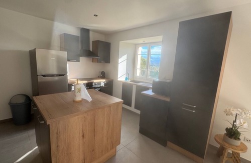 Saint-Genix-sur-Guiers House | Leonora country house