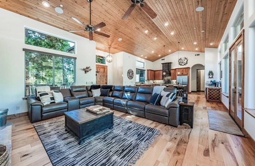 Shaver Lake Cabin | Leopard Lily Lodge ~ Luxe Stays: 2 Suites + AC