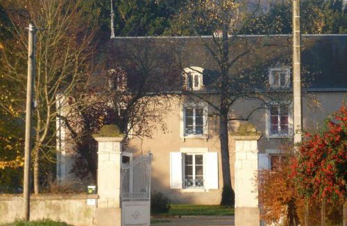 Vouneuil-sur-Vienne House | LePireauFr Gîtes Piscine chauffée