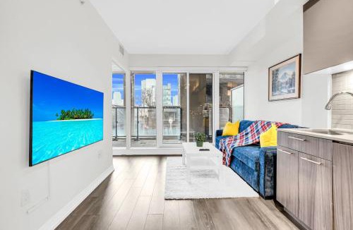 Garden District Apartment | LeReve Luxury Stays 2 Bed 1 Bath Downtown Core