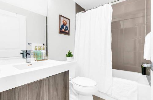 Garden District Apartment | LeReve Luxury Stays 2 Bed 1 Bath Downtown Core