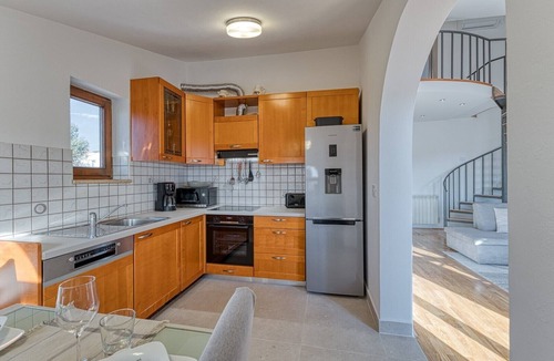 Vintijan Apartment | LeRoy in Pula, Croatia
