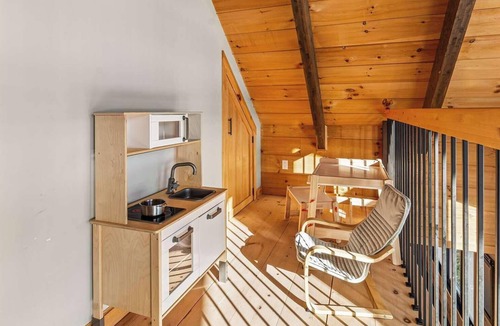 Saint-Joseph-de-la-Rive Ski Chalet | Les Éboulements: Chalet, View, Spa & Activities