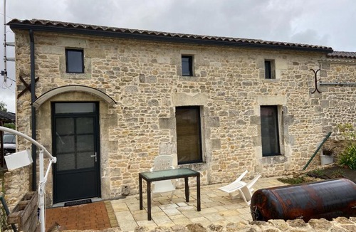 Saint-Ciers-sur-Gironde Villa | Les écuries du Cassard