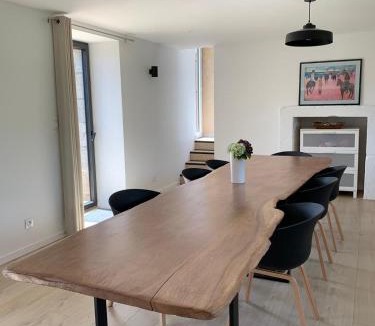 Ploneour-Lanvern House | Les écuries du Nevez