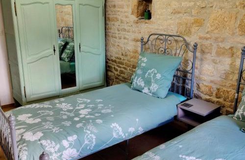 Empure House | Les Écuries