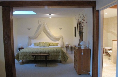 Neufchatel-en-Saosnois Hotel | Les Étangs de Guibert