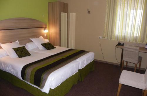 Savigneux Hotel | Les Étoiles Du Forez