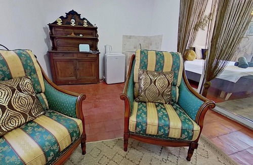 Luc-sur-Orbieu Bed & Breakfast | Les 2 Drôles d'Oiseaux Bed & Breakfast between Carcassonne and Narbonne