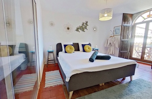 Luc-sur-Orbieu Bed & Breakfast | Les 2 Drôles d'Oiseaux Bed & Breakfast between Carcassonne and Narbonne