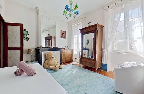 Luc-sur-Orbieu House | LES 2 DRÔLES D'OISEAUX Whole house, 5 bedrooms and 4 bathrooms