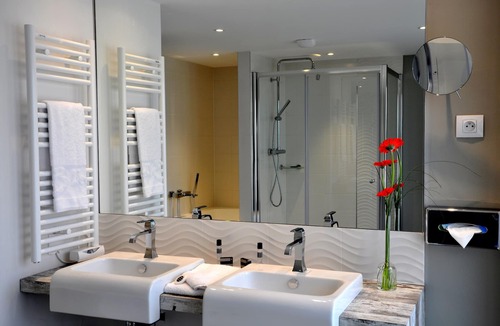 Les Ponts-de-Ce Hotel | Les 3 Lieux - Hôtel, Restaurant, Espace sensoriel