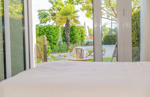 Les Ponts-de-Ce Hotel | Les 3 Lieux - Hôtel, Restaurant, Espace sensoriel