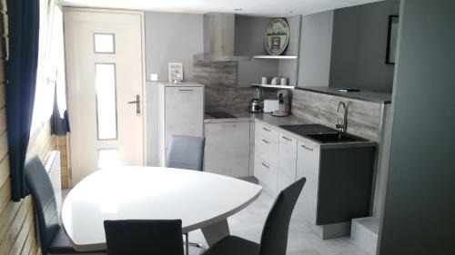 Luzenac Apartment | Les 3 marguerites