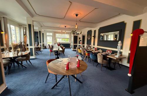 Villers-Bocage Hotel | Les 3 rois by YY