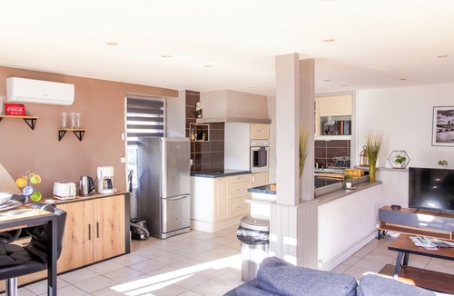 Le Pont-de-Beauvoisin Apartment | "Les 4 Chênes, Refuge and Green Haven of Peace"