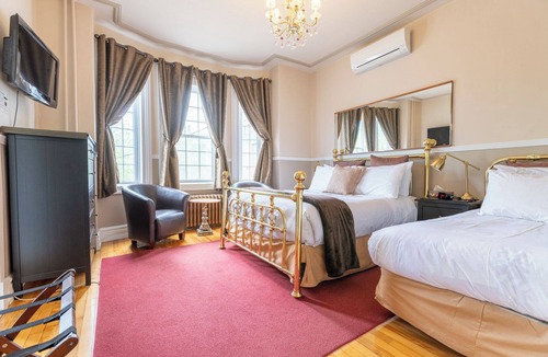 Montcalm House | Les 4 saisons