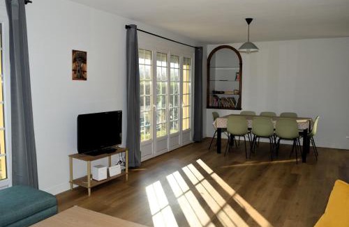 Luc-sur-Mer House | Les 7 lutins - Maison avec jardin, wifi, parking