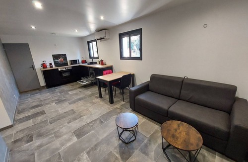Manosque Villa | Les Abeilles du Mont D'or, Classée 5 Étoiles, Piscine Chauffée, Spa et Sauna