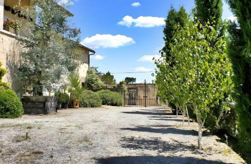 La Chapelle-Faucher House | Les Abeilles