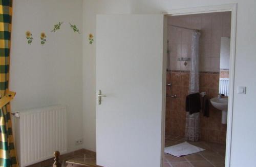 Tirepied Bed & Breakfast | Les Abris de la Sée