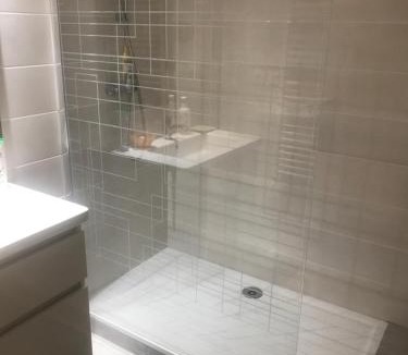 Entraigues-sur-la-Sorgue Apartment | Les Acacias 84320