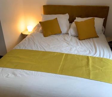 Binas Hotel | Les Acacias