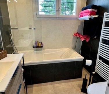 La Milesse House | Les Acacias