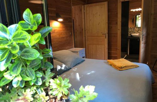 Moye Apartment | LES ACACIAS