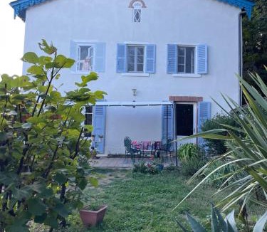 Vaux-en-Beaujolais Bed & Breakfast | Les Agapanthes