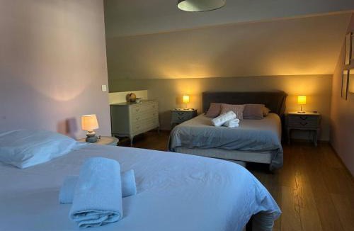 Couilly-Pont-aux-Dames Apartment | Les Alois 10 min to Disneyland
