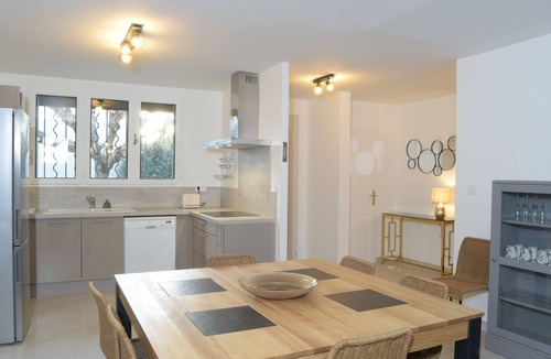 Uzes House | Les Alouettes, comfortable house, 10 minutes' walk from the historic center.