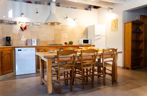 Saint-Tricat House | Les Alouettes