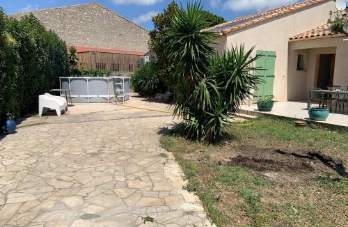 Salses-le-Chateau Bed & Breakfast | les amandiers