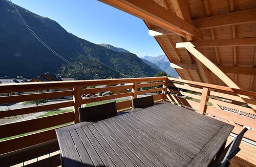 Vaujany Apartment | Les Ameythistes Apt B-8