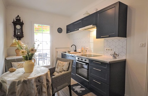 Morieres-les-Avignon House | Les Angevines by Interhome