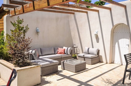 Morieres-les-Avignon House | Les Angevines by Interhome