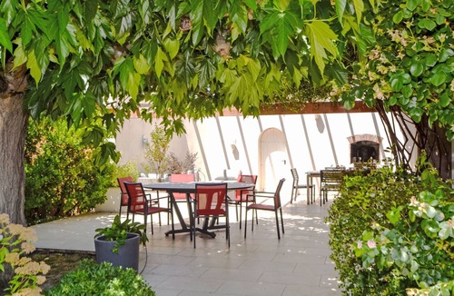 Morieres-les-Avignon House | Les Angevines by Interhome