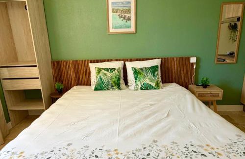 Saint-Laurent-d'Aigouze Apartment | Les Appartements du Mas - Studio Amazonite