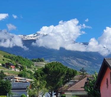 Sierre Apartment | Les appartements du Manoir - Vue Alpes, proche Château de Villa