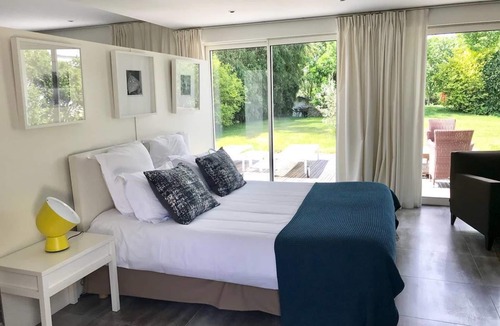 Suce-sur-Erdre Bed & Breakfast | Les Arbres Rouges