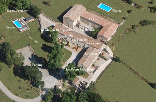 Aragon House | Les Arcades