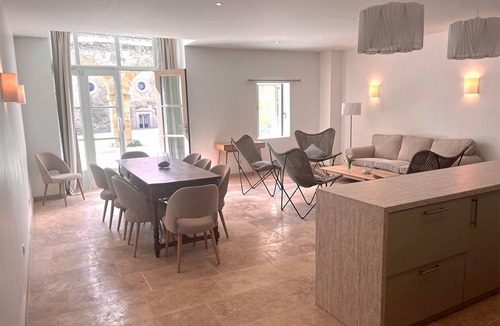 Aragon House | Les Arcades