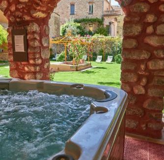 Buis-les-Baronnies Hotel | Les Arcades Le Lion D'or