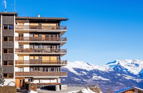 Saint-Pierre-de-Clages Apartment | Les Arolles A1 by Interhome