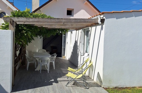 Saint-Gilles-Croix-de-Vie Villa | "LES BLEUETS" VILLA FOR 6 PEOPLE 3 BEDROOMS NEAR BOISVINET BEACH