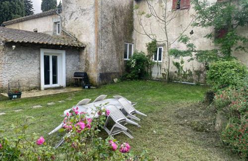 Mas-Saintes-Puelles House | les bambous