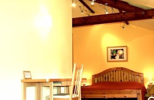 Saint-Jean-de-Thurigneux Bed & Breakfast | Les Barelles Chambres Dhôtes