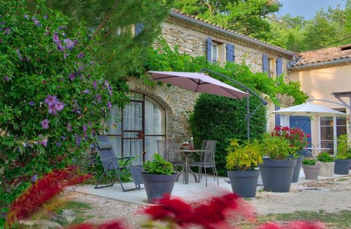 Pont-de-Barret House | Les Beaux Chenes